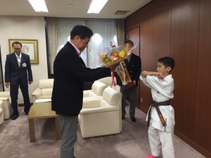 表3