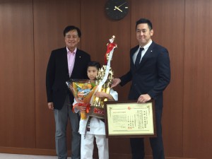 表4